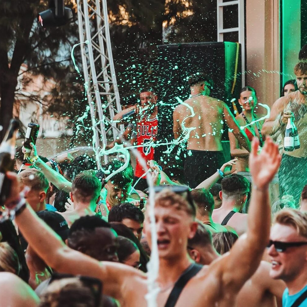 Champagne Spray - Image 4