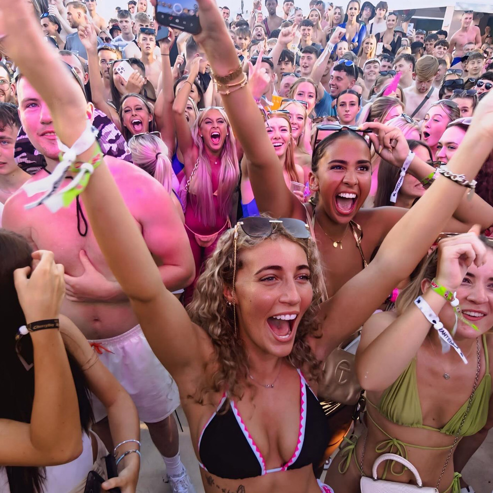 Champagne Spray - Image 7
