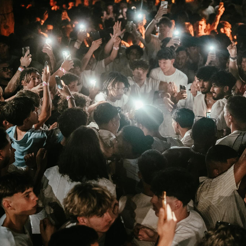 White Party - Image 7